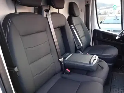 Photo 39 Peugeot Boxer  FGN TOLE 3.3 T L2H2 140 S&S BVM6