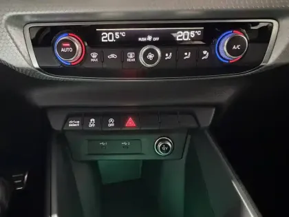 Photo 42 Audi A1  Sportback 30 TFSI 110 ch S tronic 7