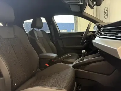 Photo 25 Audi A1  Sportback 35 TFSI 150 ch S tronic 7