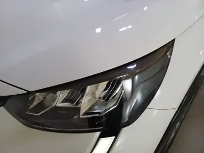 Photo 15 Peugeot 208  Electrique 50 kWh 136ch