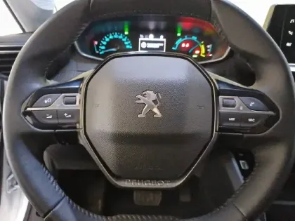 Photo 8 Peugeot 208  Electrique 50 kWh 136ch