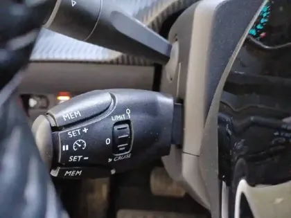 Photo 24 Peugeot 208  Electrique 50 kWh 136ch