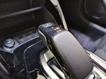 Photo 13 Peugeot 208  Electrique 50 kWh 136ch