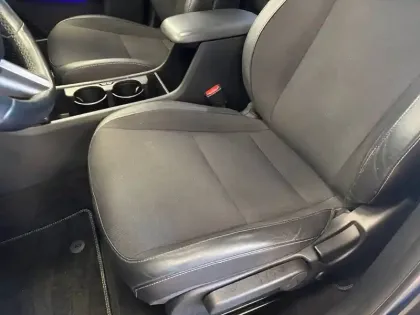 Photo 165 Hyundai Kona  Hybrid 141