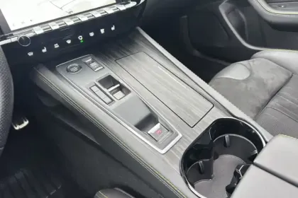 Photo 20 Peugeot 508  SW Hybrid4 360 e-EAT8 Peugeot Sport Engineered