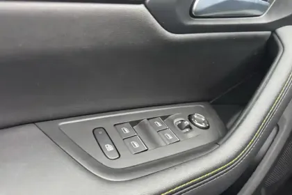 Photo 19 Peugeot 508  SW Hybrid4 360 e-EAT8 Peugeot Sport Engineered