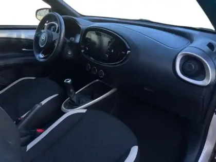 Photo 8 Toyota Aygo  X 1.0 VVT-i 72ch Design