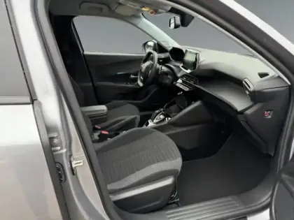 Photo 14 Peugeot 2008  1.2 PureTech 130ch S&S Style EAT8