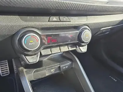 Photo 13 Kia Rio  1.0 T-GDI 100ch MHEV GT-Line iBVM6