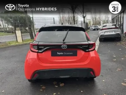 Photo 4 Toyota Yaris  116h Première 5p