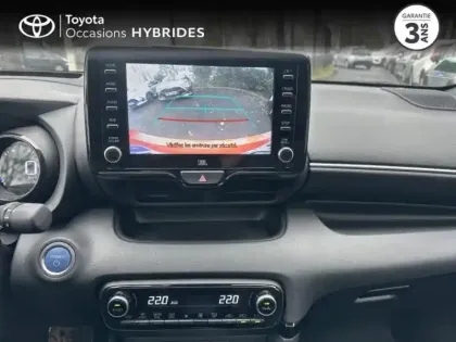 Photo 14 Toyota Yaris  116h Première 5p