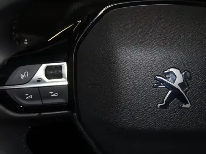 Photo 13 Peugeot 208  1.5 BlueHDi 100ch S&S Allure Pack