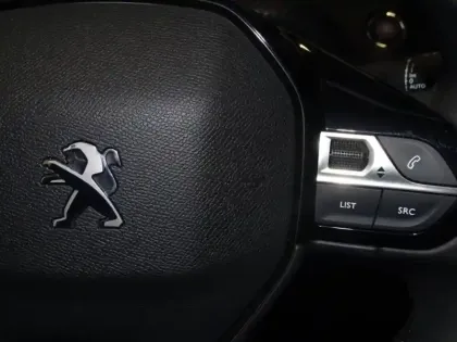 Photo 14 Peugeot 208  1.5 BlueHDi 100ch S&S Allure Pack