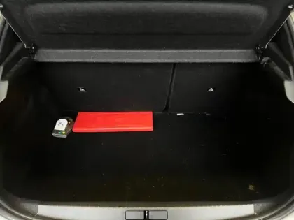 Photo 10 Peugeot 208  1.2 PureTech 100ch S&S GT EAT8