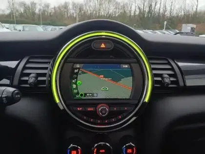 Photo 7 Mini Mini  Cooper 136ch  Edition Greenwich