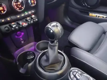 Photo 6 Mini Mini  Cooper 136ch  Edition Greenwich