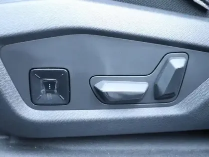 Photo 12 Peugeot 3008  1.2 Hybrid 145ch GT e-DCS6