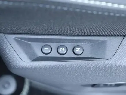 Photo 13 Peugeot 3008  1.2 Hybrid 145ch GT e-DCS6