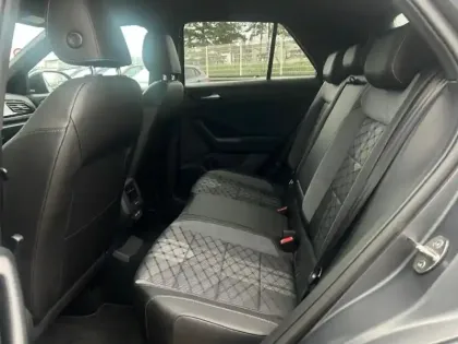 Photo 8 Volkswagen T-roc  1.5 TSI Evo2 150ch R-Line Edition DSG7