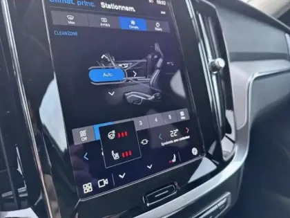 Photo 8 Volvo V60  Cross Country B4 AWD 197ch Pro Geartronic 8