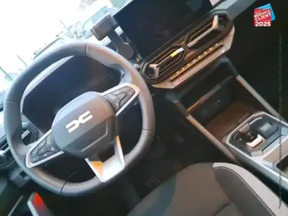 Photo 14 Dacia Duster  1.8 hybrid 155ch Journey