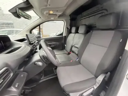 Photo 9 Peugeot Partner  M 650kg BlueHDi 130ch S&S EAT8 Pack Premium Connect