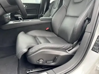 Photo 3 Volvo V60  Cross Country B4 AWD 197ch Pro Geartronic 8