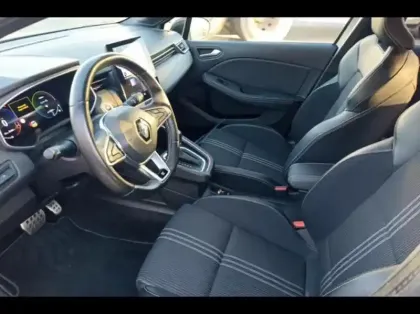 Photo 9 Renault Clio  1.6 E-Tech hybride 145ch Engineered