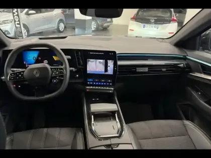 Photo 8 Renault Austral  1.2 E-Tech full hybrid 200ch Iconic- 24