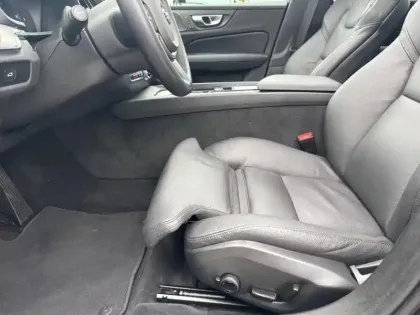 Photo 4 Volvo V60  B4 197ch Ultra Style Dark DCT 7