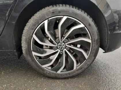 Photo 10 Volkswagen Golf  1.5 eTSI OPF 150ch Style DSG7