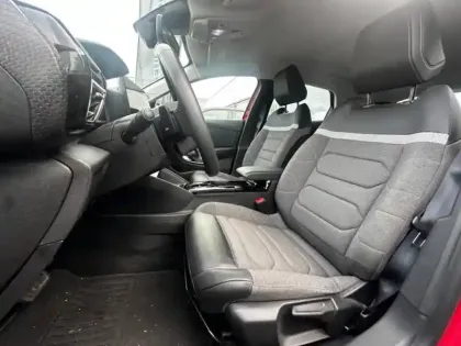 Photo 13 Citroën C4  PureTech 130ch S&S Shine EAT8