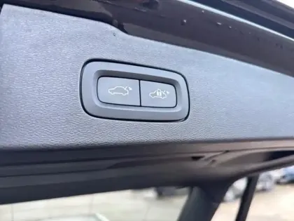 Photo 12 Volvo V60  Cross Country B4 AWD 197ch Pro Geartronic 8