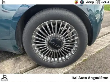 Photo 10 Fiat 500  FIAT E MY22 ICONE BERLINE 42 KWH