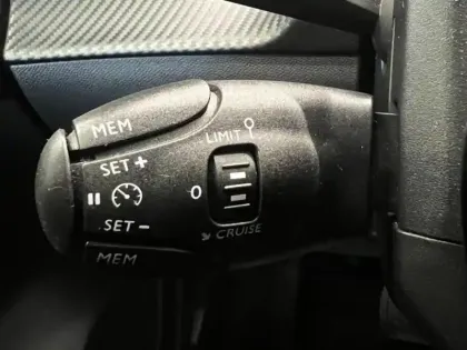 Photo 12 Peugeot 208  e- 156ch Allure