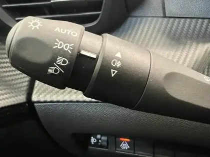 Photo 13 Peugeot 208  e- 156ch Allure