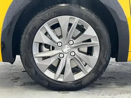 Photo 4 Peugeot 208  e- 156ch Allure