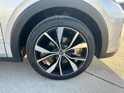 Photo 13 Volkswagen T-cross  1.0 TSI 116ch R-Line Edition DSG7