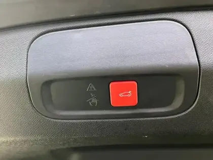 Photo 12 Peugeot 408  PHEV 225ch GT e-EAT8