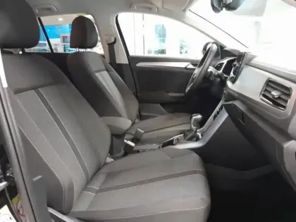 Photo 11 Volkswagen T-roc  1.5 TSI Evo2 150ch VW Edition DSG7