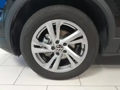 Photo 4 Volkswagen T-roc  1.5 TSI Evo2 150ch VW Edition DSG7