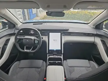 Photo 2 Ford Explorer 286ch Extended Range 77kWh RWD