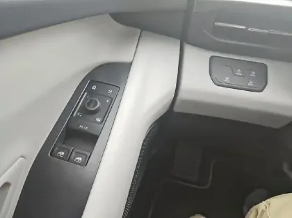 Photo 5 Ford Explorer 286ch Extended Range 77kWh RWD