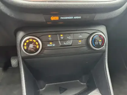 Photo 4 Ford Fiesta 1.1 75ch Connect Business Nav 5p