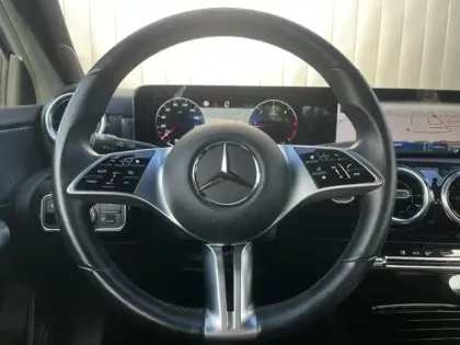 Photo 15 Mercedes Classe A 180 d Business Line