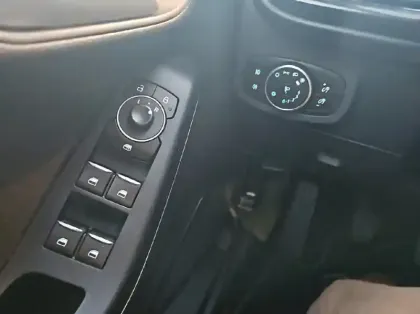 Photo 5 Ford Fiesta 1.1 75ch Titanium Business 5p