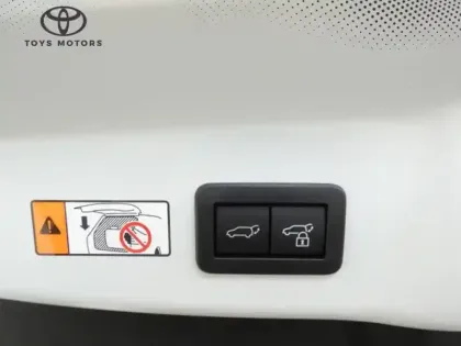 Photo 14 Toyota Prius Hybride Rechargeable 223ch Design TOIT PANOR