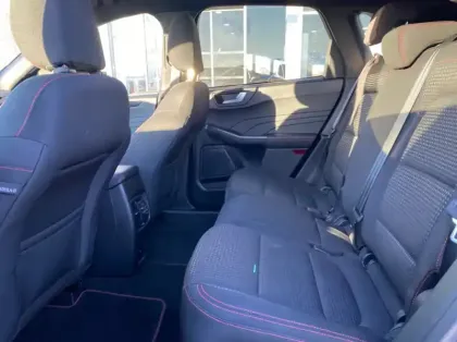 Photo 8 Ford Kuga 2.5 Duratec 190ch FHEV E85 ST-Line BVA