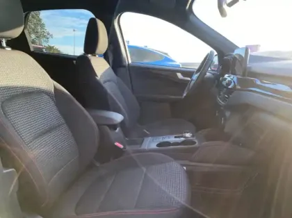 Photo 17 Ford Kuga 2.5 Duratec 190ch FHEV E85 ST-Line BVA