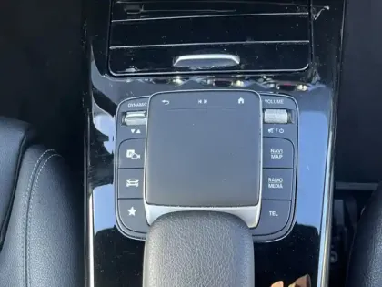 Photo 19 Mercedes CLA Coupé 250 e Business Line